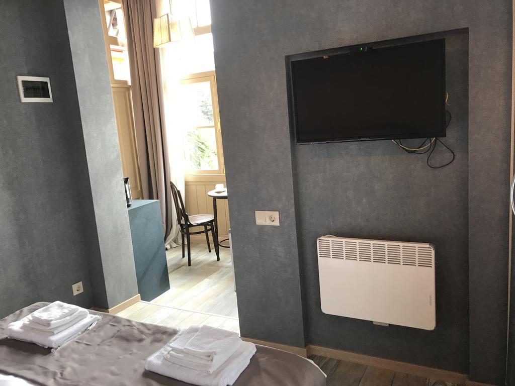 Oc Apartments Τυφλίδα Δωμάτιο φωτογραφία