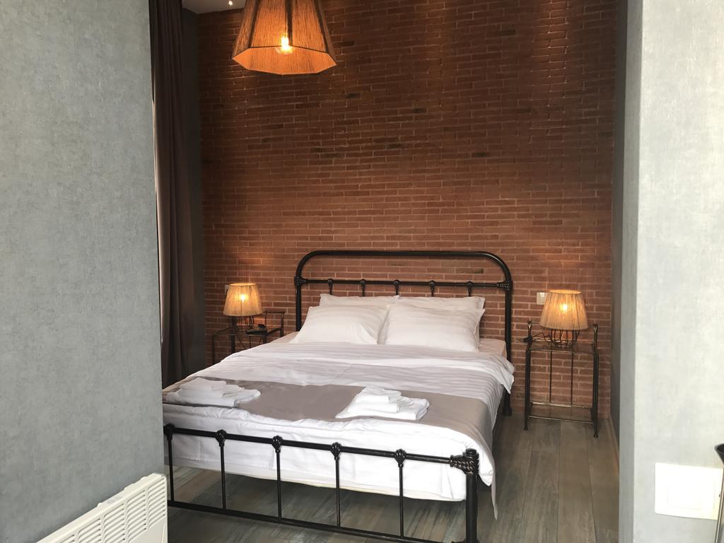 Oc Apartments Τυφλίδα Δωμάτιο φωτογραφία