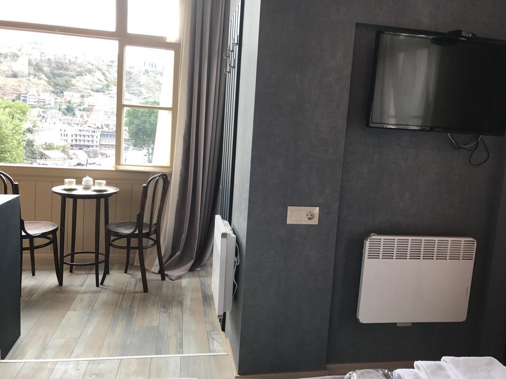 Oc Apartments Τυφλίδα Δωμάτιο φωτογραφία