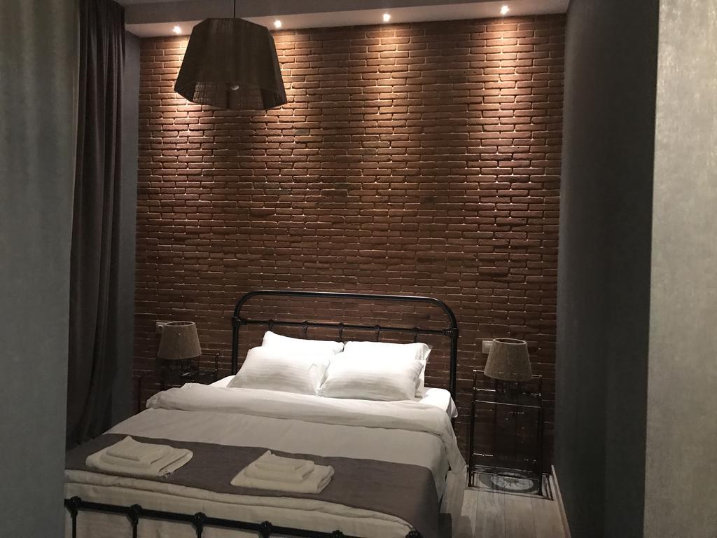 Oc Apartments Τυφλίδα Δωμάτιο φωτογραφία